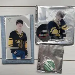 SEVENTEEN MUSEUM2022 くじ　アクスタ 王冠マグネットディノ