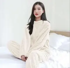 もこもこ ルームウェア ホワイト 白 フリーサイズ ふわふわ 防寒 日時指定可