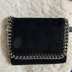 ブラック スエード 三つ折り財布 チェーン装飾付き