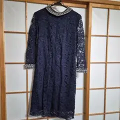 【値下げ】ネイビー レース ワンピース パール装飾のサムネイル