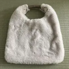 フェイクファー　トライアングルトートバッグ