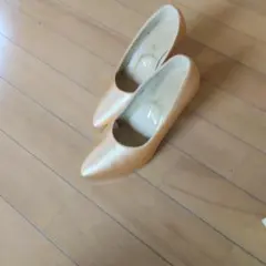 sergio rossi ⭐︎ベージュ ⭐︎スウェードのパンプス36.5 Sergio Rossi パンプス ベージュ 35 - メルカリ