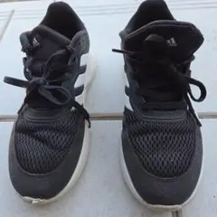 スニーカーadidas