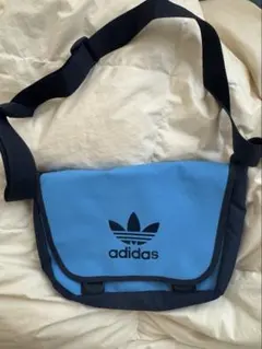 adidasショルダーバッグ