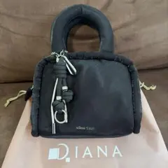 DIANA 2WAY ハンドバッグ ショルダーバッグ チャーム付き - メルカリ