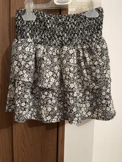着用3回のみ　ZARA 花柄フリルスカート（中は短パン）13-14歳