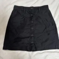 UNIQLO U 黒 ボタン付きミニスカート　　タイト
