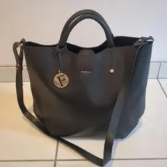 FURLA 黒 レザートートバッグ