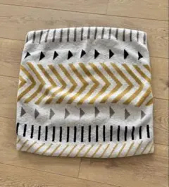 ニトリ 幾何学模様 ニット クッションカバー