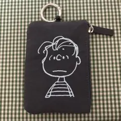 スヌーピー　PEANUTS パスケース