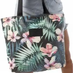 新品未使用☆正規品ALOHA COLLECTION LAYLOW コラボポーチ - メルカリ