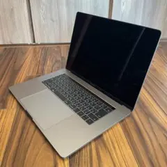 【美品】Apple MacBook Pro 2017 15.4in Retina