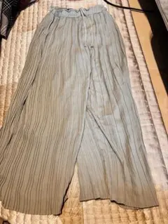 earth プリーツパンツ ミントカラー