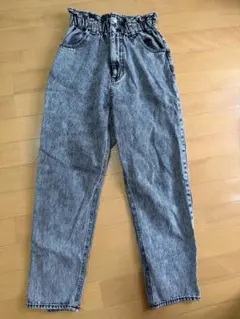 ハイウエスト ケミカルウォッシュ デニムパンツのサムネイル