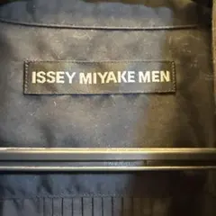 ISSEYMIYAKEブラック長袖ドレスシャツ ストライプディテールのサムネイル