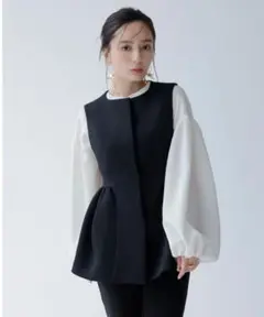 最安値　美品　anuans 　フレアベスト ペプラムフォルムトップス　ホワイト