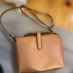 ブラウン ショルダーバッグ