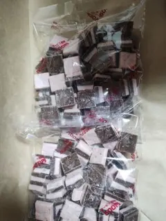 さとみ様専用　ストロベリーショコラ　２袋　チロルチョコ　アウトレット