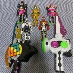 仮面ライダー エグゼイドフィギュア 5体セット&武器2点