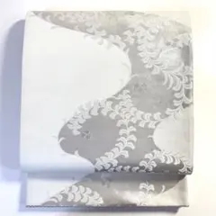 6k484 京袋帯　銀色　白　柄物　和装　着物