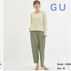 GU タックパンツ　Sサイズ　オリーブ　グリーン