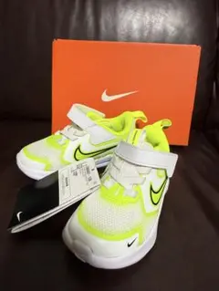 新品未使用NIKEベビー用COSMIC RUNNER コズミックランナー12cm