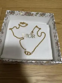 Dior ゴールドロゴネックレス