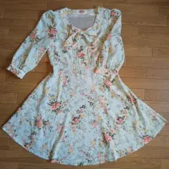 ひざ丈ワンピース