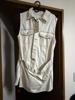【新品タグ付き】ZARA デニムノースリーブワンピースのサムネイル