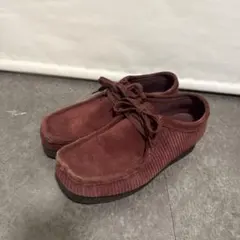 Clarks ワラビー コーデュロイ スエード バーガンディのサムネイル