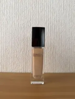 Dior スキンフォーエヴァースキンコレクト コンシーラー 0.5N