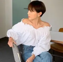 オフショルダー　白　M トップス　レディース　長袖　ブラウス　可愛い　オシャレ
