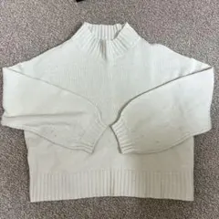 アイボリー ハイネック ニットセーター