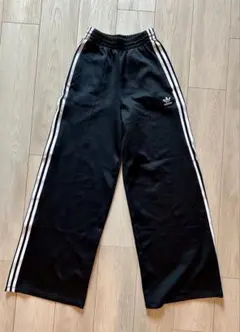 adidas ワイドレッグパンツ　サイズ2XS