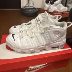 Nike Air More Uptempo ホワイトスニーカー