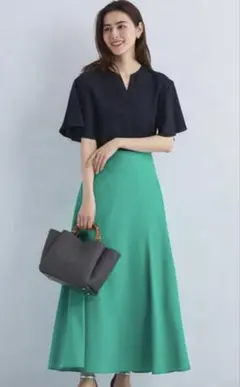 セール中❣️ナロー カラー フレア― スカート　12100円　新品