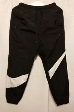ナイキ　NIKE　ジョガーパンツ　ナイロンパンツ　スウォッシュ　ピステ　トラック