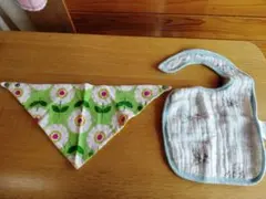 スタイ・よだれかけ2枚セット　aden+anais　未使用のサムネイル