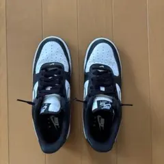 Nike Air Force 1 ブラック/ホワイトのサムネイル