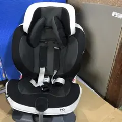 エールべべ　スイングムーンプレミアム　モノブラック　ALC460 ジュニアシート