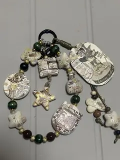 魔法使い風ネコちゃんイラストビーズのハンドメイドストラップキーホルダー