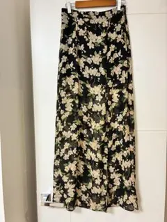 新品　forever21 花柄ロングタイトスカート スリット入り　シースルー　黒のサムネイル