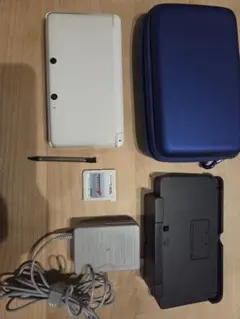 ニンテンドー3DS ホワイト 本体 充電器他付き