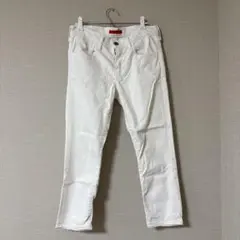 RED CARD ホワイトデニム スリムフィットパンツ