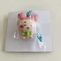 ちいかわビスケット　古本屋　カニちゃん　ボールチェーンつきマスコット