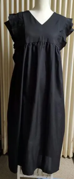 今だけセールフレンチスリーブブラックフリル袖　Ｍサイズロングワンピース