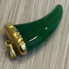 【綺麗】翡翠 デザインペンダント