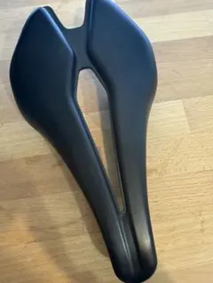 VELOMANN MITORA WEIGHT 215g 軽量サドル 完成車付属品 - メルカリ