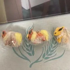 ポケモン　つまんでつなげてマスコット12 ブースター2 サンダース1