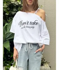 EGOIST 新品未使用 刺繍ロゴワンショルカットソートップのサムネイル